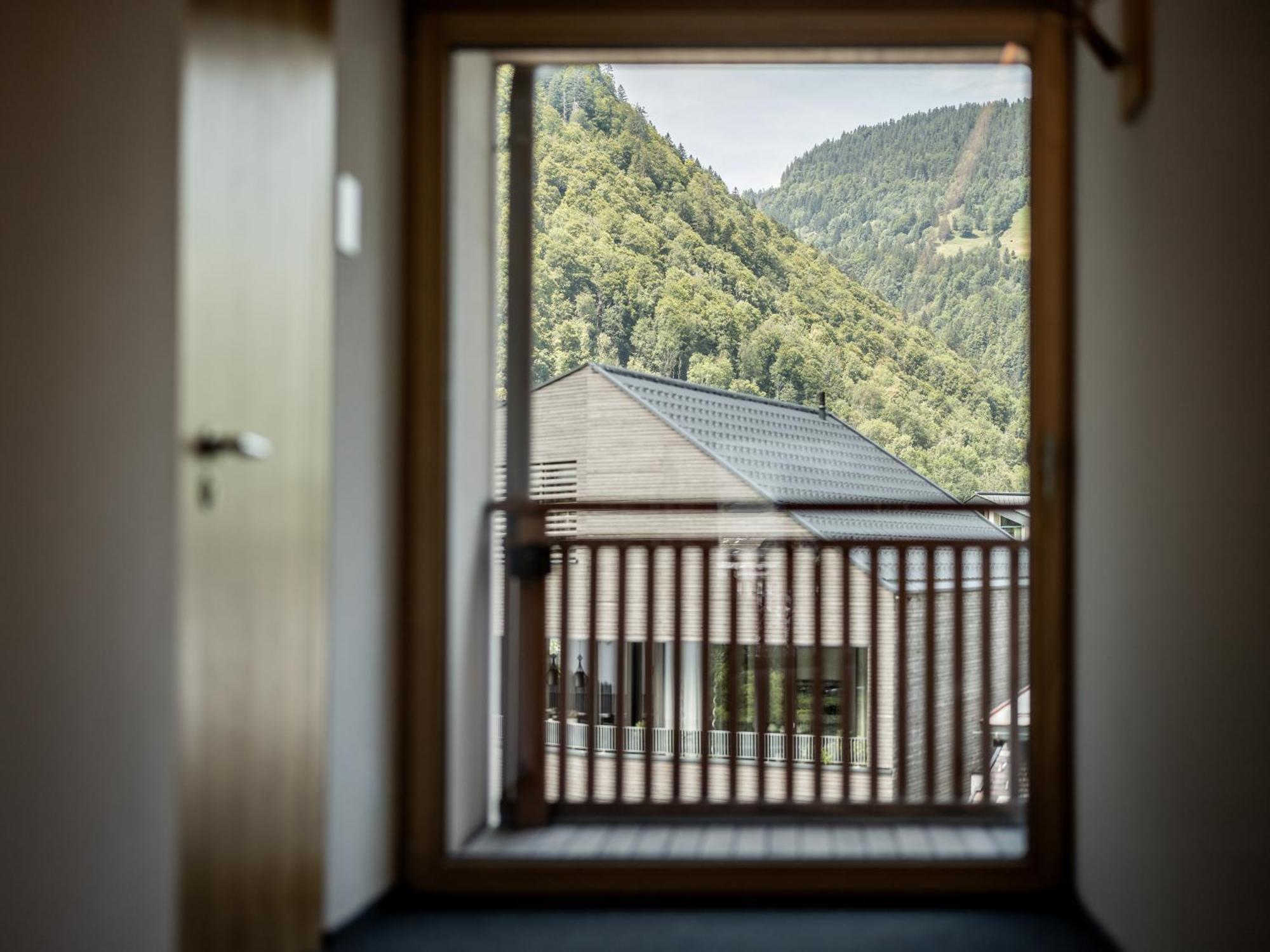 Hotel Engel Меллау Экстерьер фото