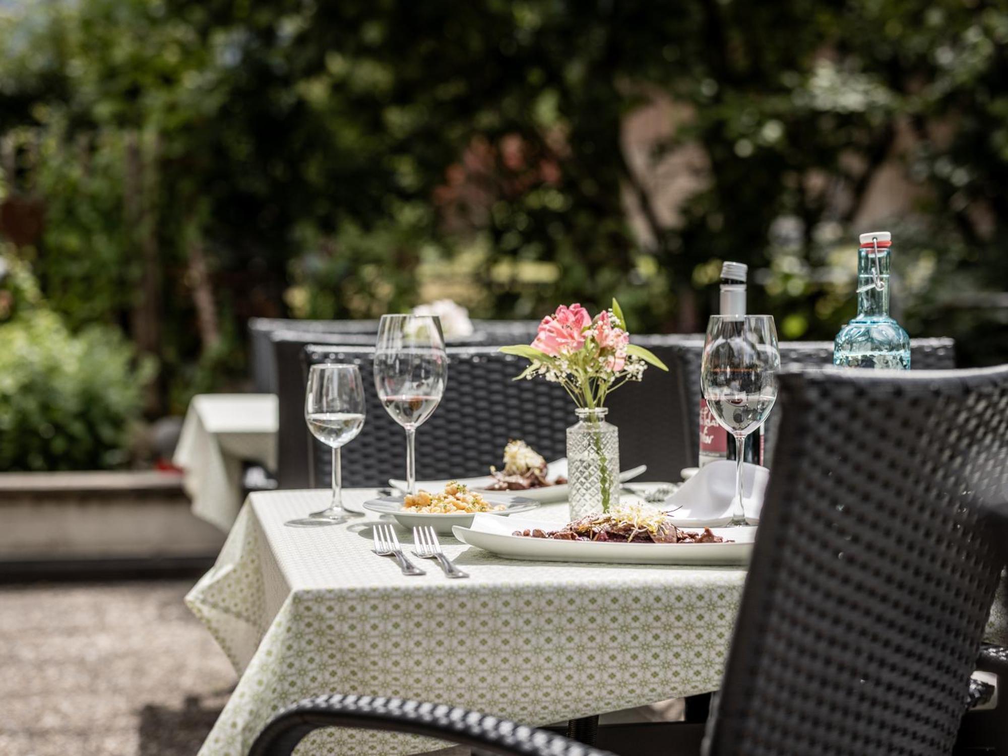 Hotel Engel Меллау Экстерьер фото