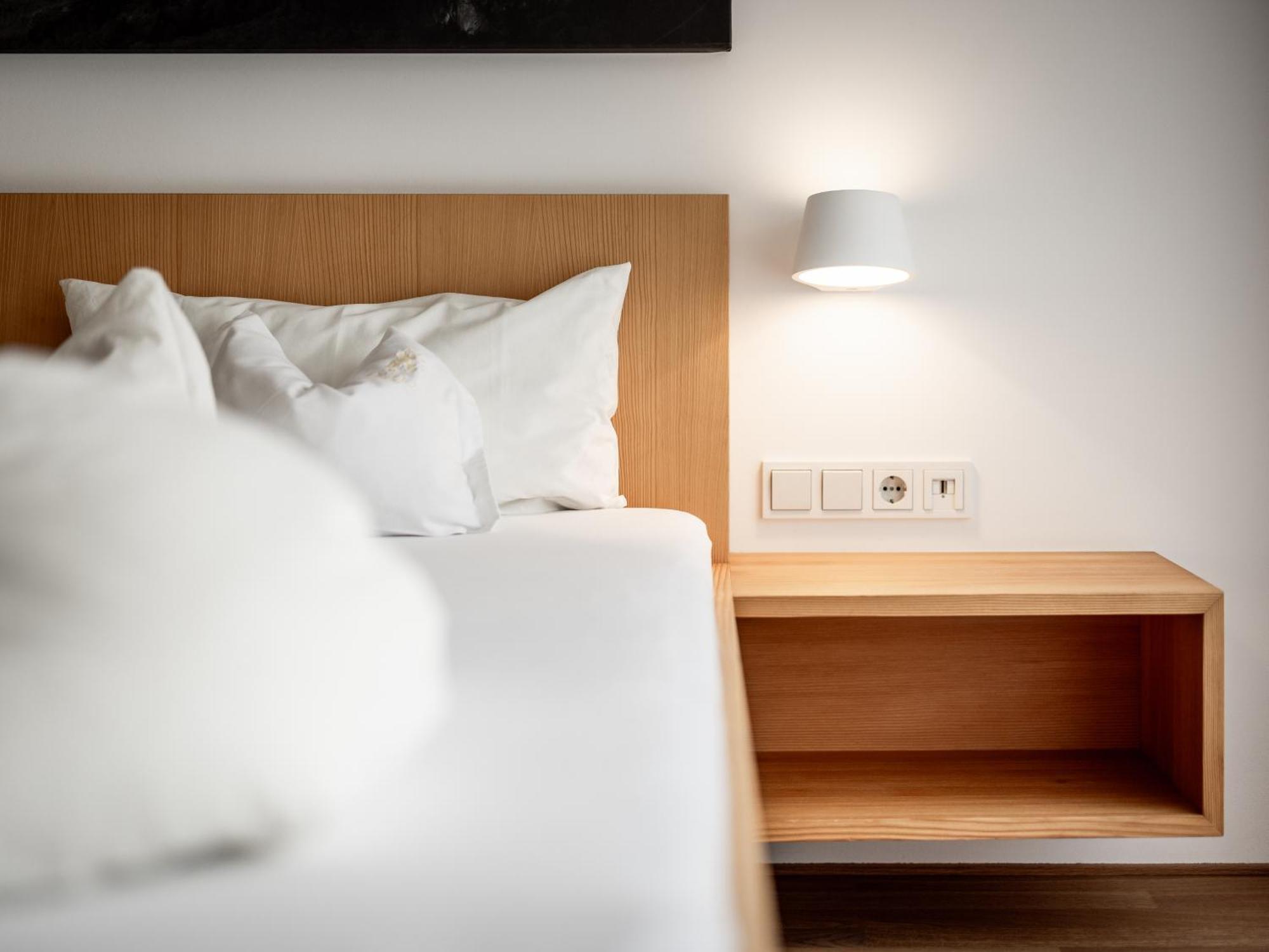 Hotel Engel Меллау Экстерьер фото